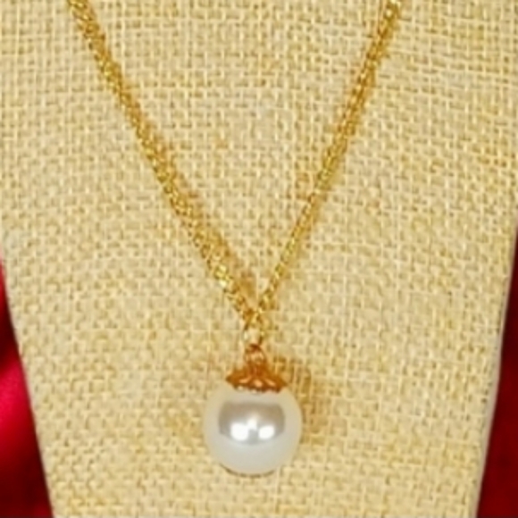 Hand Crafted Jewelry - Gold Curb Chain with Chunky Pearl Pendant Necklace French Girl Coquette Girl